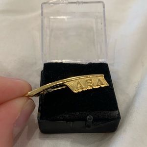 Alpha Xi Delta Pin, Gold